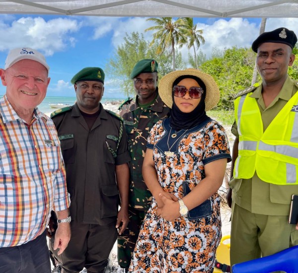 Mafia Island of Tanzania was the venue for the most informal setting for an Official Meeting by Mrs Aziza Mangosongo, the DC of the island and Alain St.Ange of Seychelles