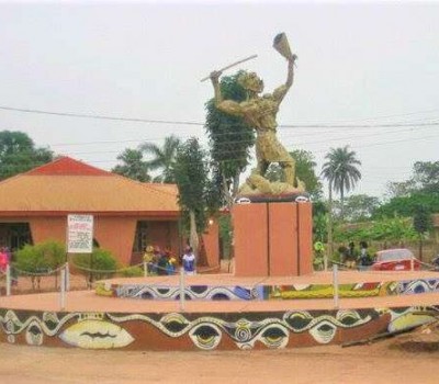 ONICHA-OLONA: A LAND OF HEROES AND HEROINES: A tale of artistes and their uncommon heritage