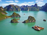3.7 MILLION FOREIGN TOURISTS IN FOUR MONTHS (VIETNAM WELCOMED)