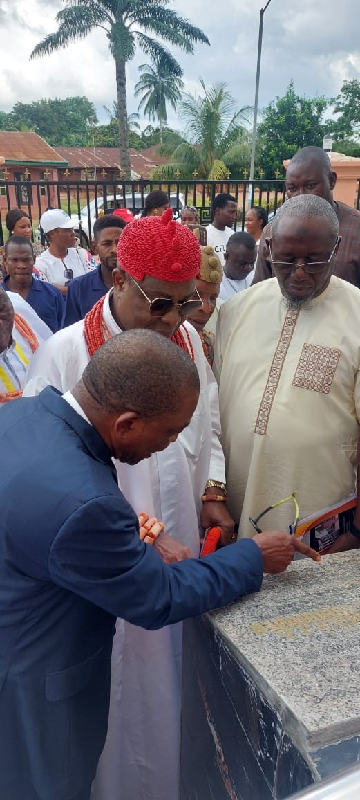GOVERNOR OBASEKI COMMISSIONS THE ESAN YOUTH EMPOWERMENT CENTRE( EYE-C) IN IGUEBEN.